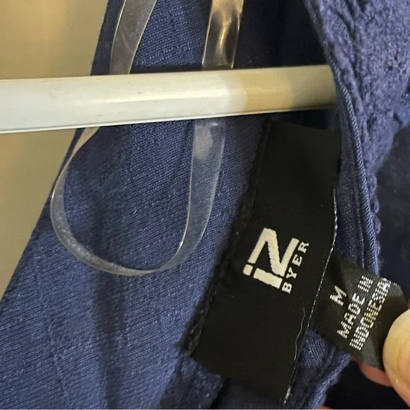 IZ Byer top - Picture 2 of 2